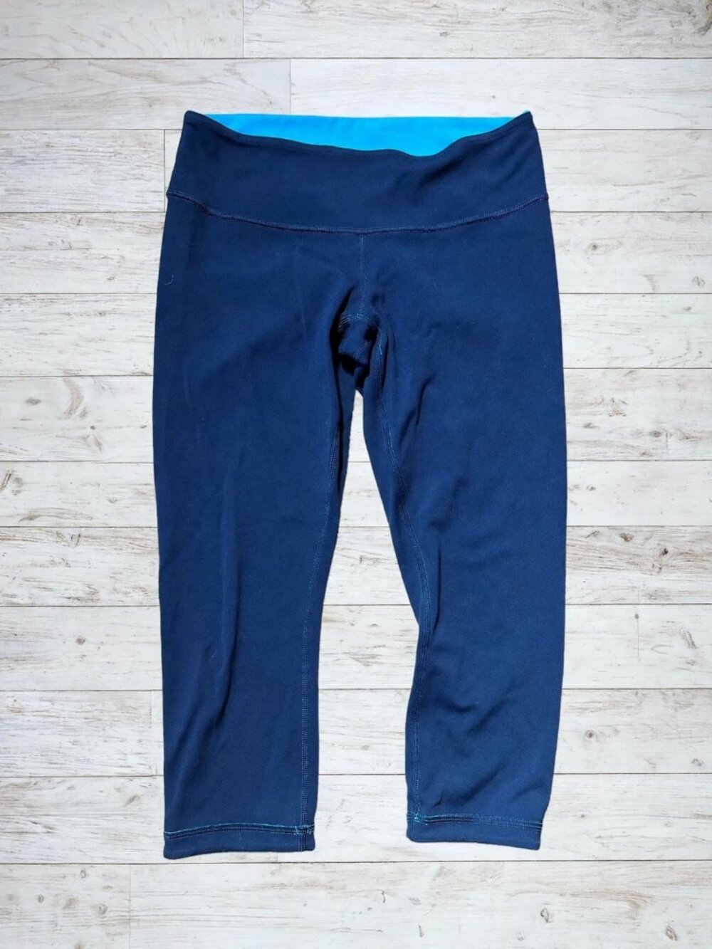 lululemon Wunder Under Crop III Reversible Blue Size 8
